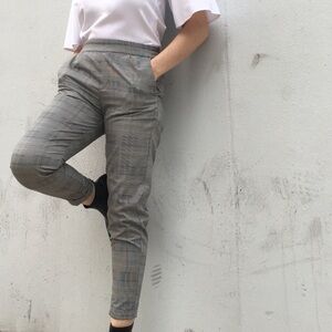 Pull&Bear Plaid Ankle Pants in Grey with Pockets
